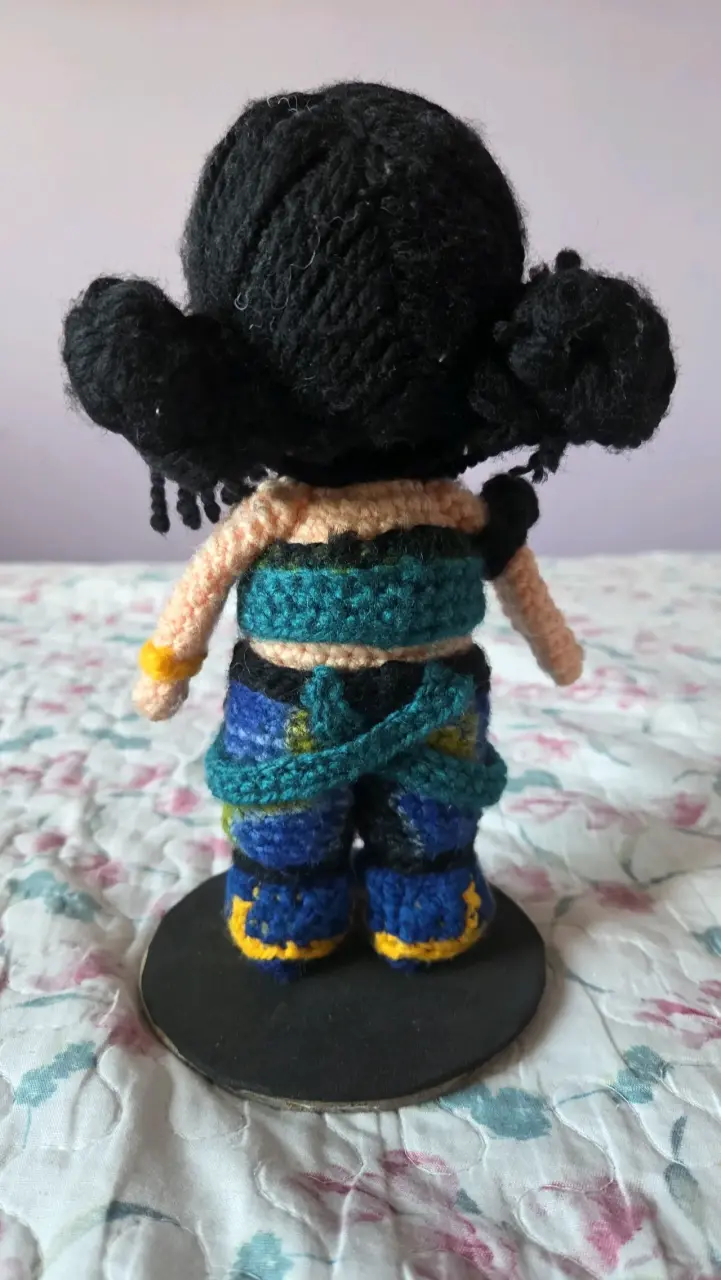 Muñeco Amigurumi Zoey de Kpop Demon Hunters - 4