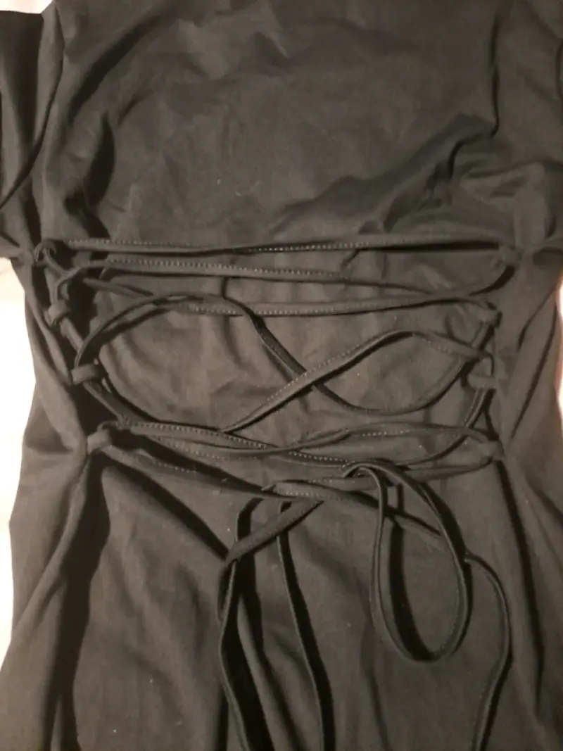 Vestido corto negro con mangas largas - 4