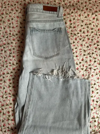 Jeans Americanino con diseño rasgado - miniatura 2