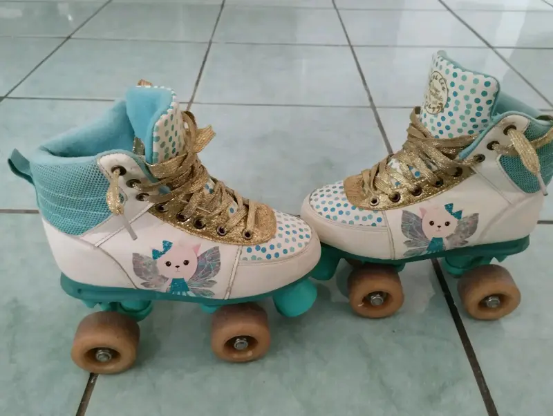 Patines de cuatro ruedas para niños con diseño de gatito - 1
