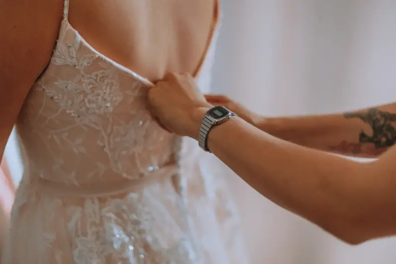 Vestido de novia color marfil con encaje floral - 5