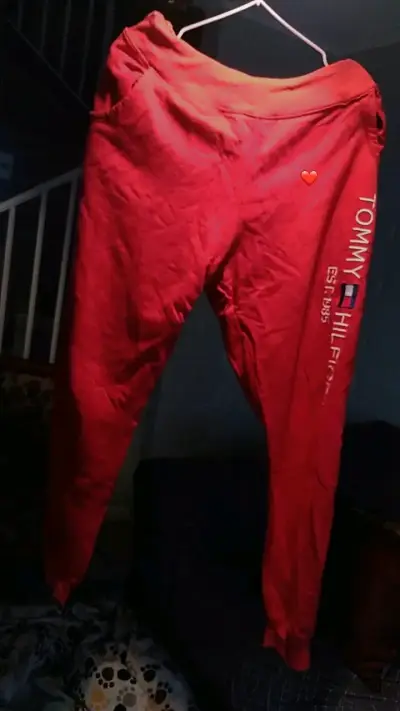 Conjunto deportivo rojo Tommy Hilfiger - miniatura 2