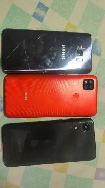 3 celulares Samsung y Xiaomi usados - miniatura 1