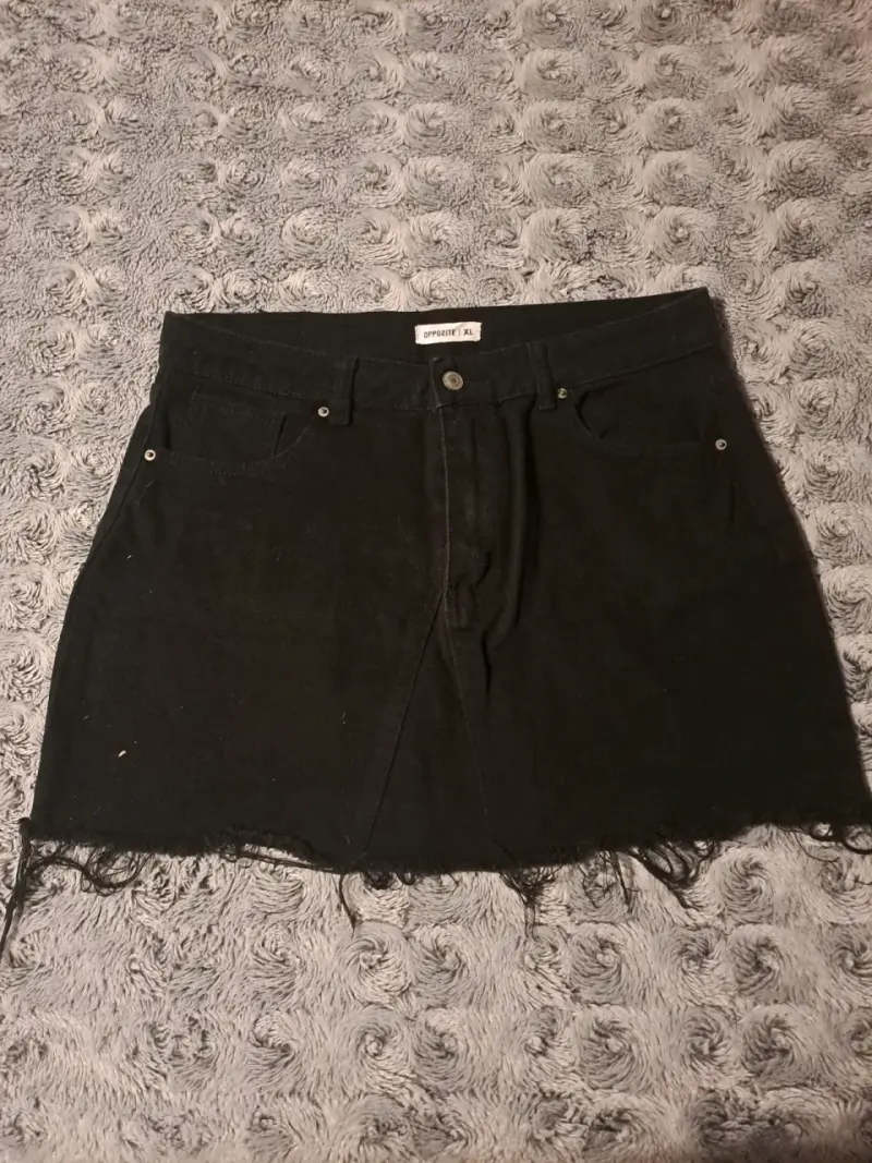 Falda negra de mezclilla - 2