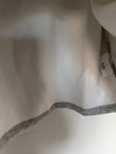 Polerón gris con botones decorativos - miniatura 4