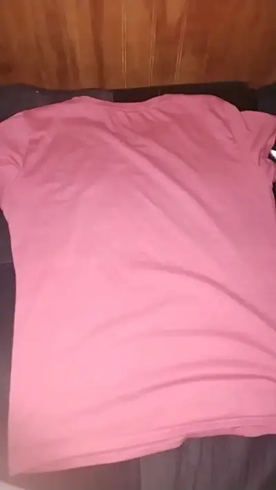 Polera rosada para mujer en buen estado - miniatura 2