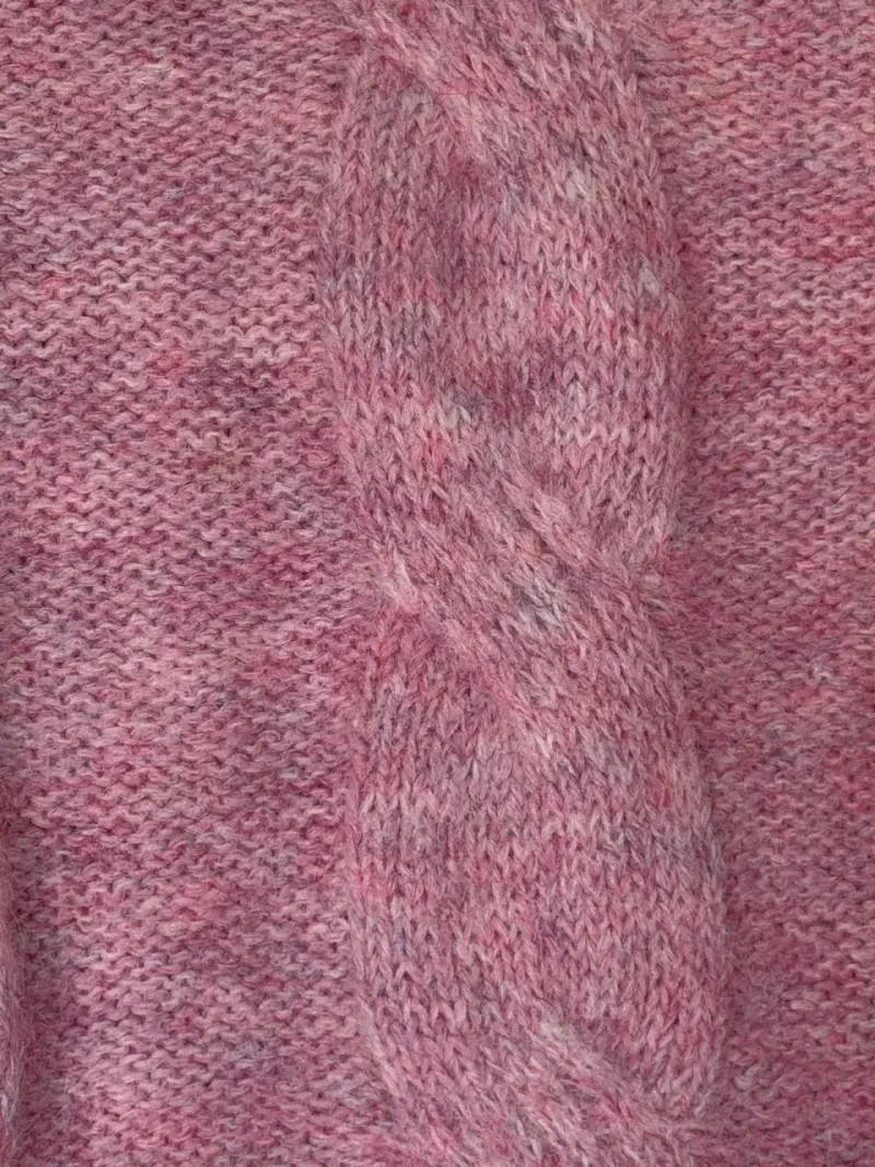Suéter rosado con diseño trenzado - 3