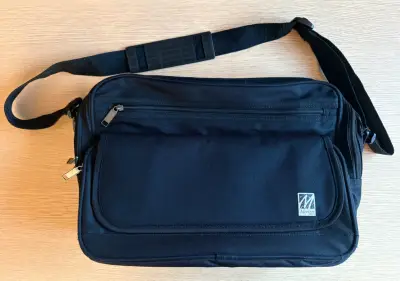 Bolso para notebook de hasta 14”, como nuevo - miniatura 1