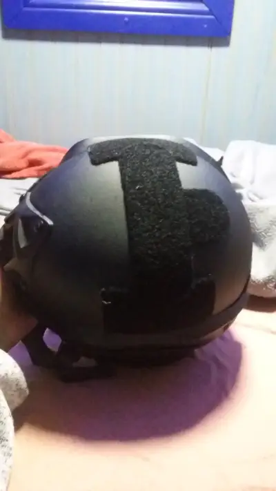 Casco táctico negro con soporte para accesorios - miniatura 6