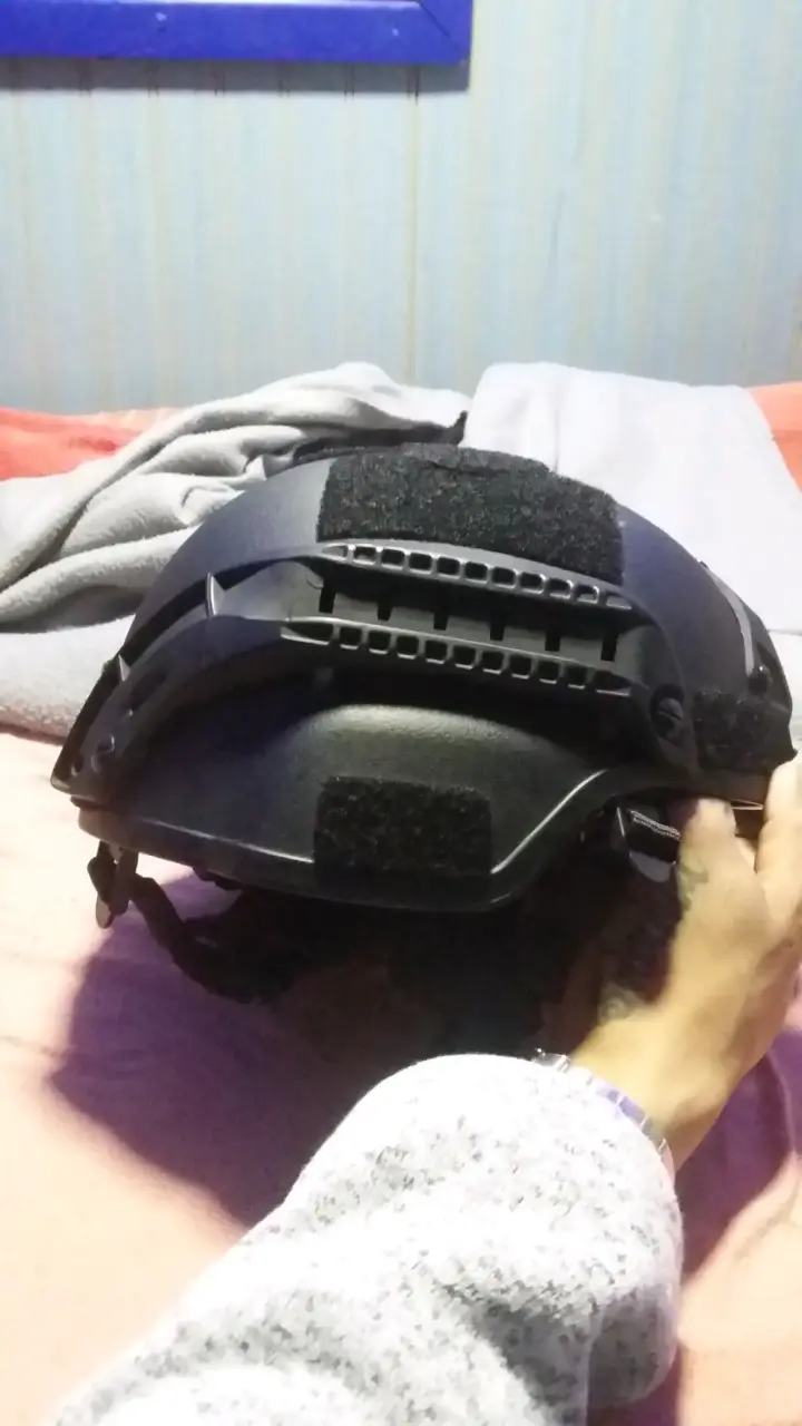 Casco táctico negro con soporte para accesorios - 9