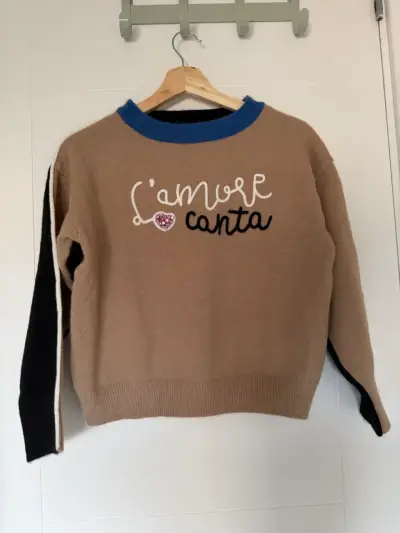 Suéter con diseño 'L'amour Canta' - miniatura 1
