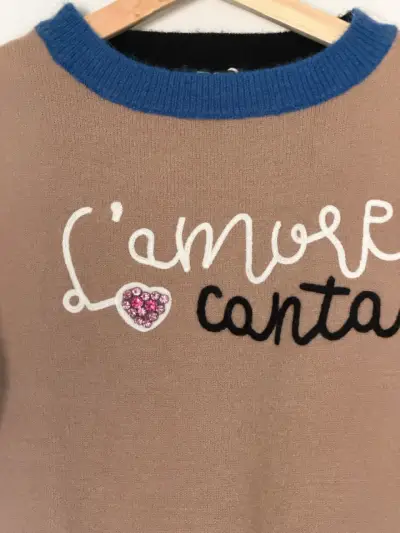Suéter con diseño 'L'amour Canta' - miniatura 3
