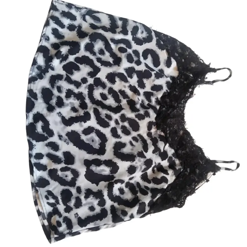 Lote de blusas de tirantes con estampados variados - 1