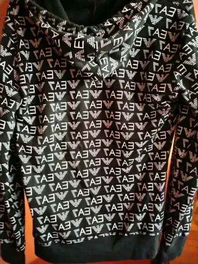 Polerón con capucha negro estampado EA7 - miniatura 2