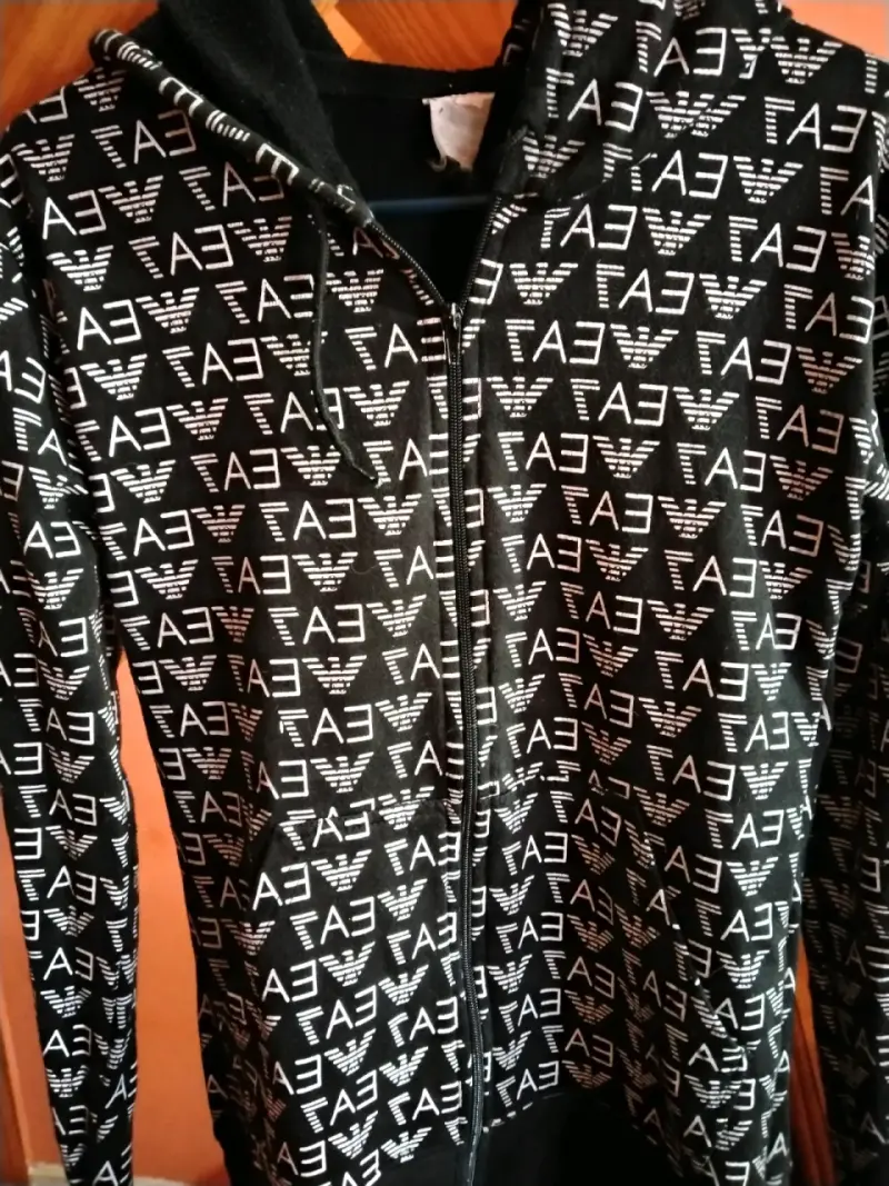 Polerón con capucha negro estampado EA7 - 4