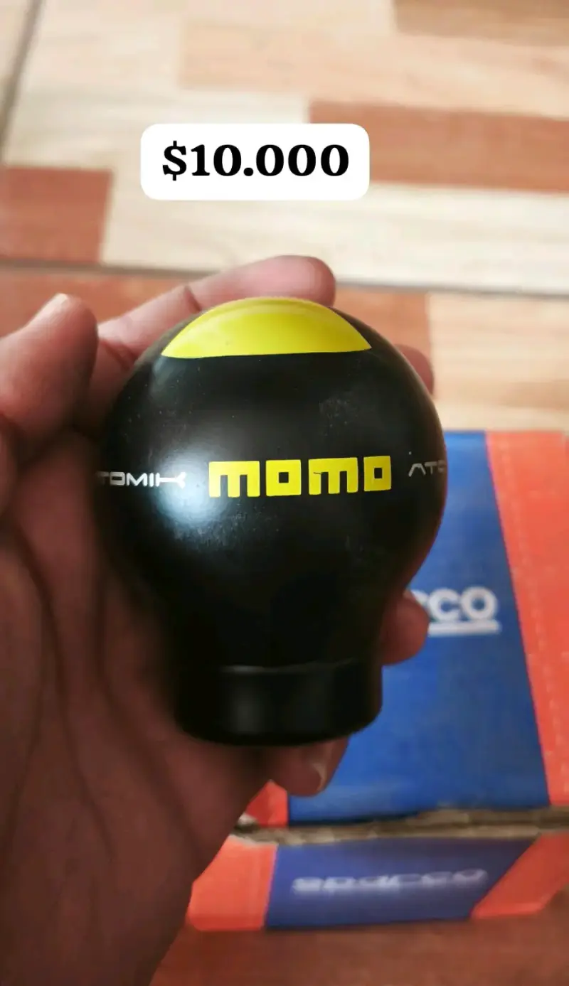 Perilla de cambio Momo Atomic negra y amarilla - 2