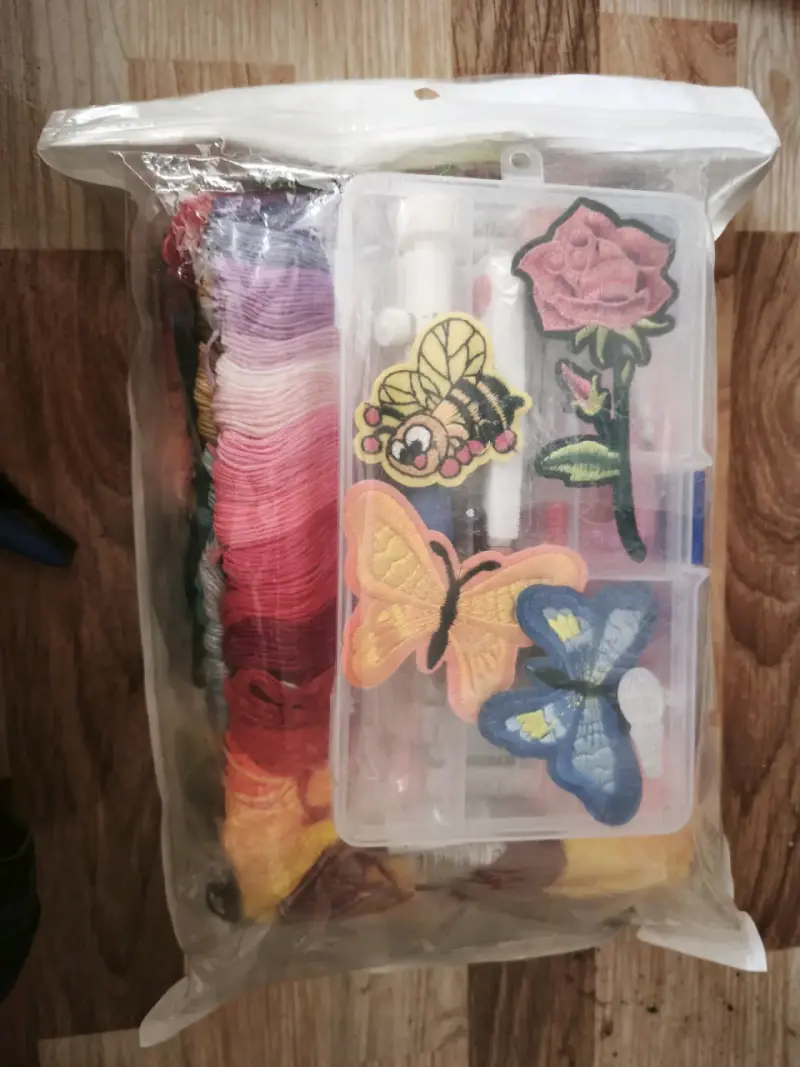 Kit de Bordado con Hilos y Accesorios