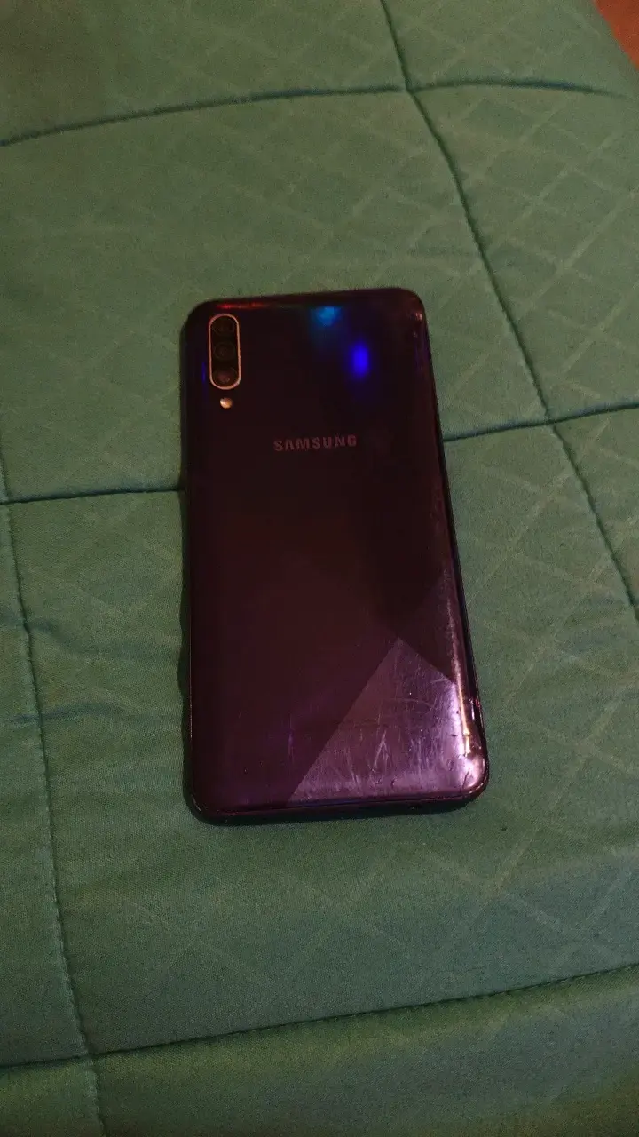 Smartphone Samsung Galaxy A30s en buen estado - 2