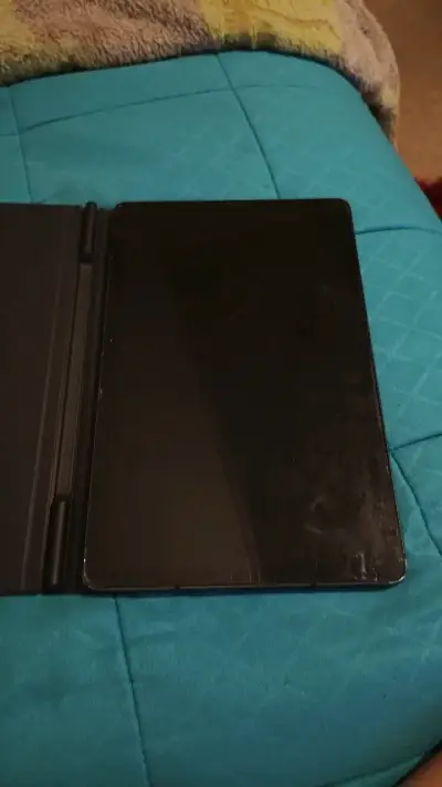 Tablet Samsung Galaxy Tab S6 Lite con funda - miniatura 1