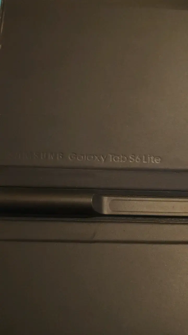 Tablet Samsung Galaxy Tab S6 Lite con funda - 3