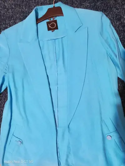 Blazer azul para mujer marca IO - miniatura 1