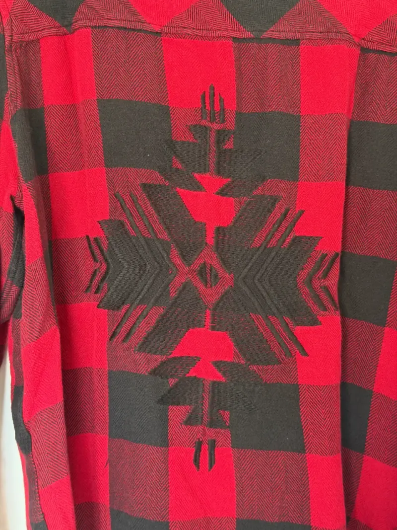 Camisa de franela a cuadros roja y negra - 5