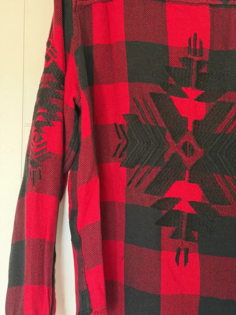 Camisa de franela a cuadros roja y negra - 6