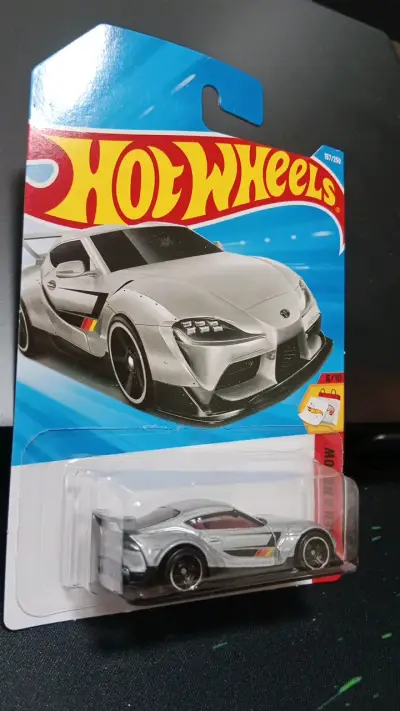 Hot Wheels Toyota GR Supra - miniatura 3