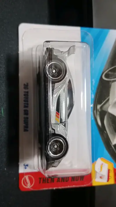 Hot Wheels Toyota GR Supra - miniatura 4