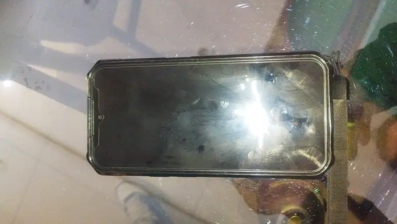 Smartphone resistente Ulefone con pantalla grande - 3