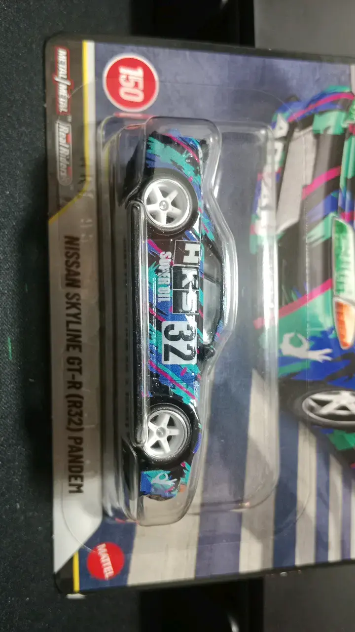 Hot Wheels Premium Boulevard Nissan Skyline GT-R R - 4