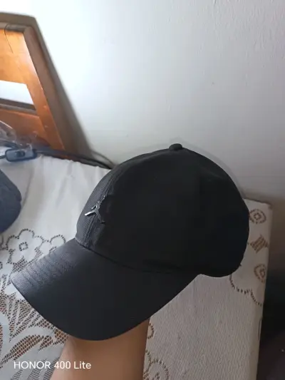 Gorra negra con logo Jordan - miniatura 3