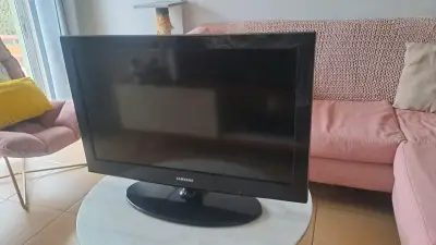 Televisor Samsung de 32 pulgadas (con control) - miniatura 1