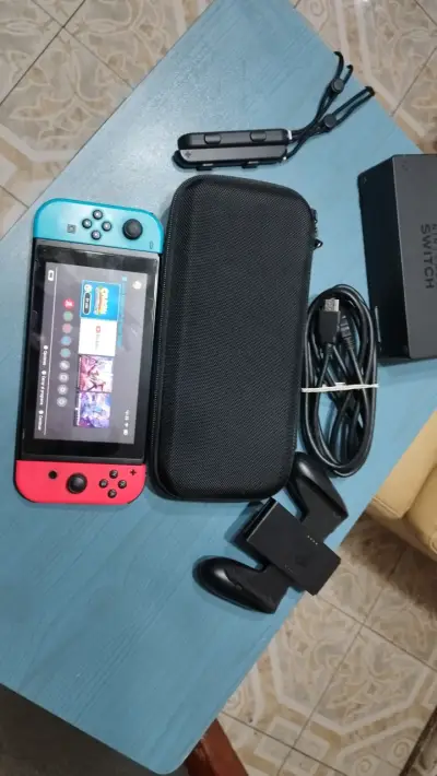 Consola Nintendo Switch con Joy-Con y accesorios - miniatura 3