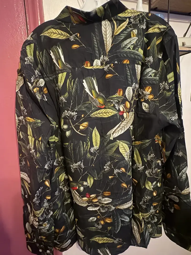 Camisa de hombre con estampado floral tropical - 3