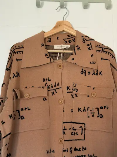 Chaqueta Oversize Beige con Estampado Matemático - miniatura 2