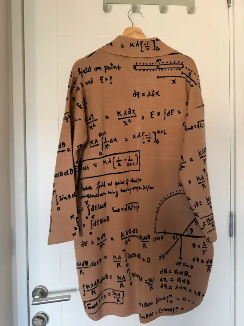 Chaqueta Oversize Beige con Estampado Matemático - 4