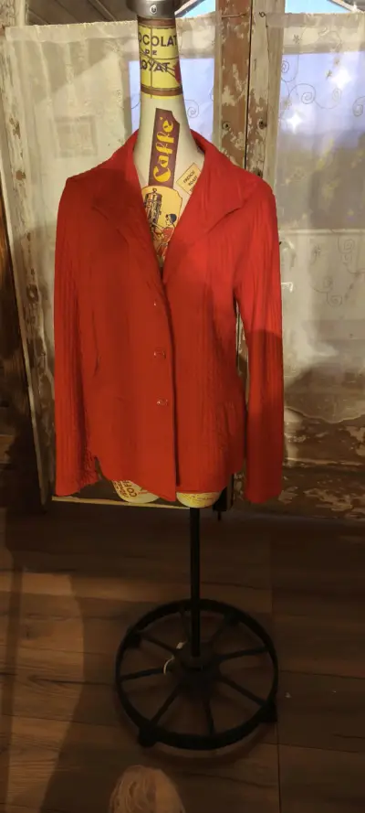 Chaqueta roja de mujer elegante - miniatura 1