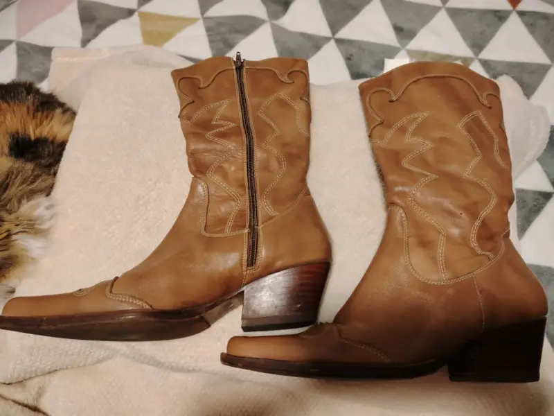 Botas vaqueras de cuero marrón con tacón - 3