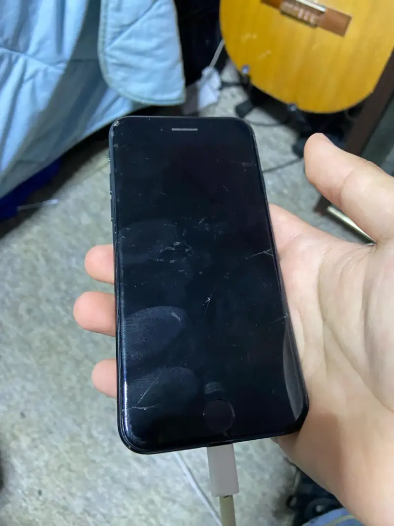 iPhone SE 2020 iCloud roto - 3