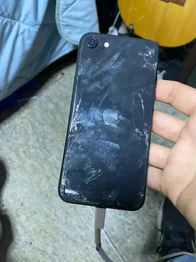 iPhone SE 2020 iCloud roto - miniatura 4