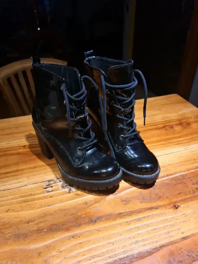 Botines de charol negro con tacón grueso - miniatura 1