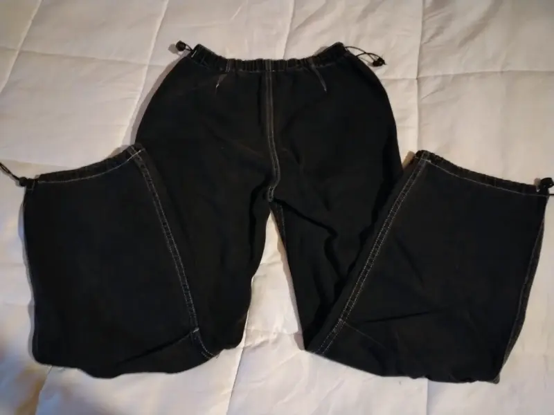 Pantalones negros con ajuste elástico - 2