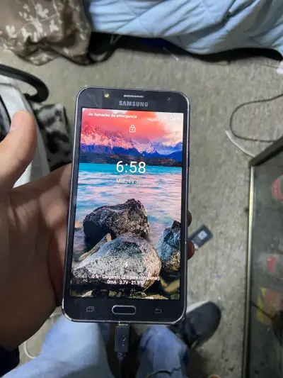 Samsung Galaxy J7 leer - miniatura 1