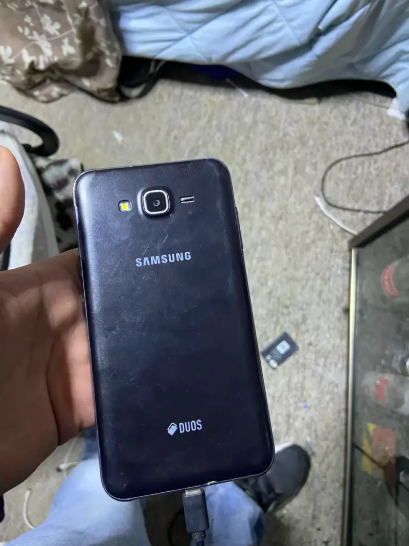 Samsung Galaxy J7 leer - 2