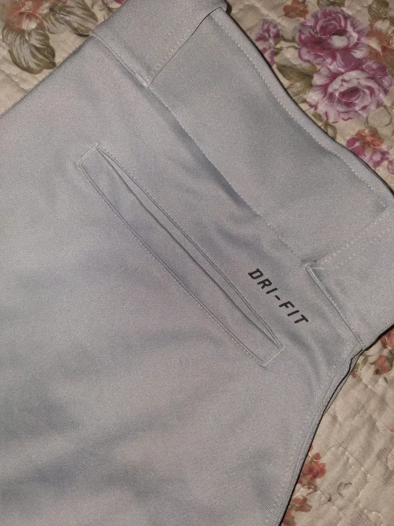 Pantalones deportivos Nike Dri-Fit grises - 3