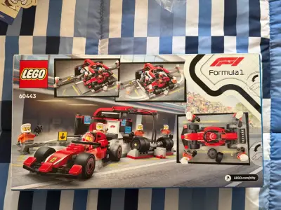 Set LEGO City F1 Pit Stop con Auto Ferrari - miniatura 2