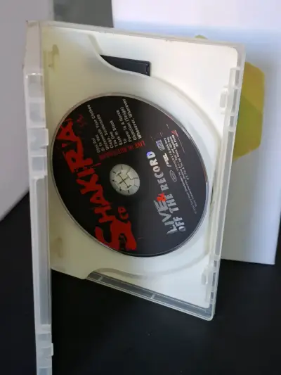DVD+CD Shakira Live & Off the Record en concierto - miniatura 2