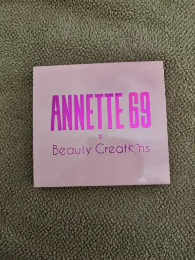 Paleta de sombras Annette 69 Beauty Creations - miniatura 1