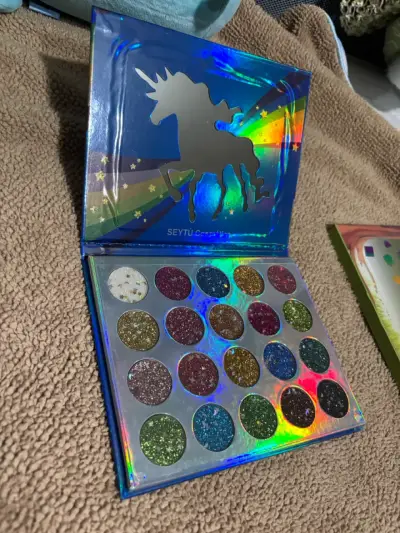 Paleta de sombras Unicorn de Seytú Cosmética - miniatura 2
